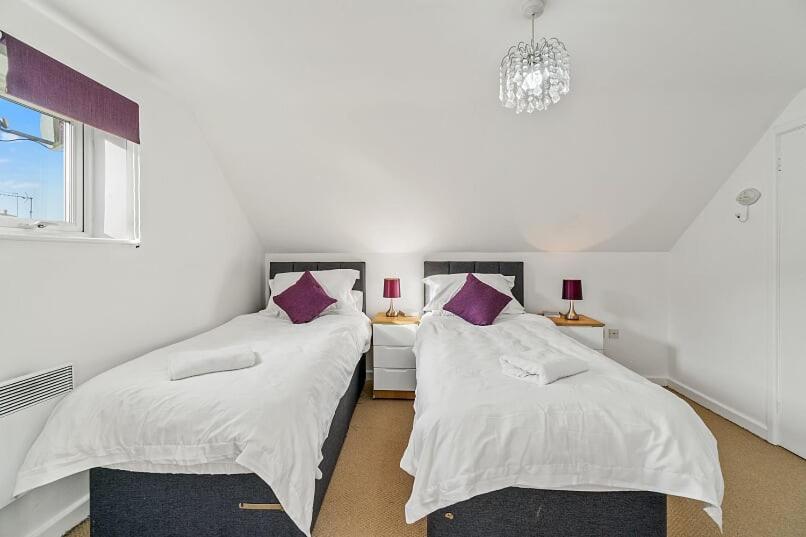 Chestnut Contractor Stays Wellingborough Phòng bức ảnh